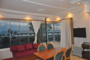 2BR Cozy Central Apartment with Amazing Sea View!